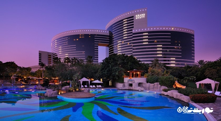 نمای شب هتل گرند حیات دبی