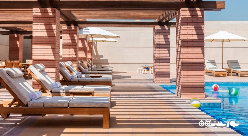 استخر روباز هتل د وستین دبی الحبتور