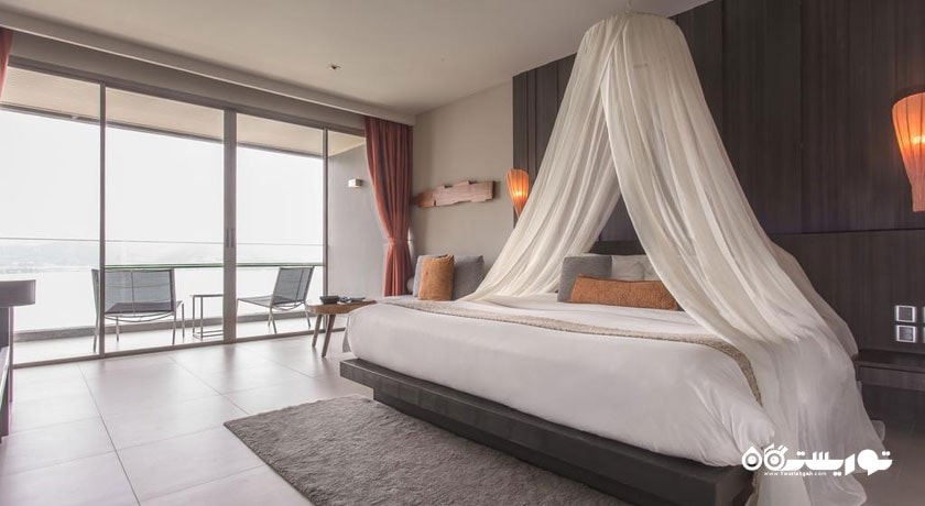 نمای تخت بزرگ اتاق هانی مون