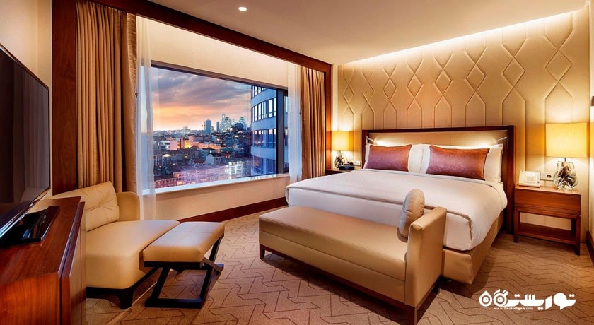 تخت بزرگ سوئیت با تراس هتل