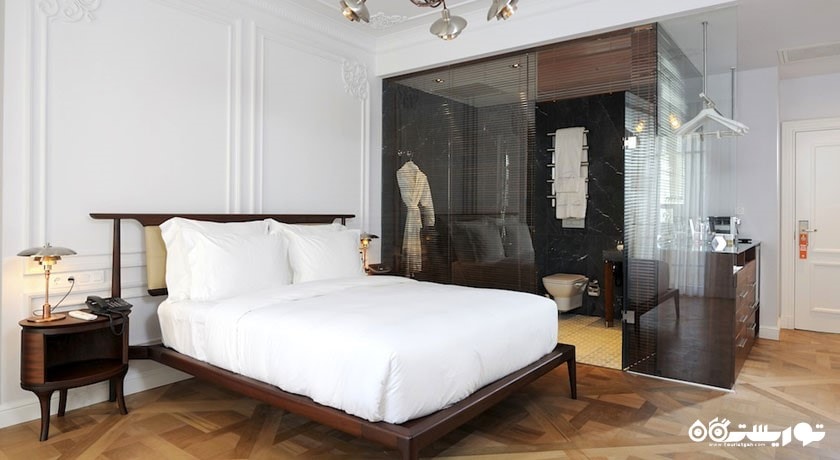 نمای تخت بزرگ اتاق دلوکس	