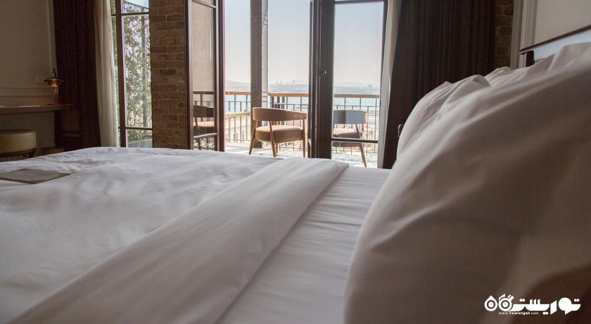 نمای تخت بزرگ سوئیت هتل	