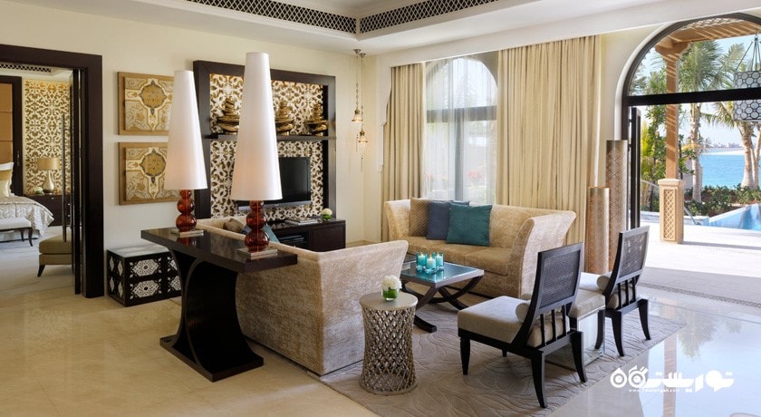 نمای محوطه نشیمن ویلا دوخوابه