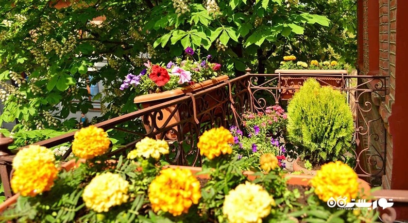 تراس زیبای آپارتمان دوخوابه