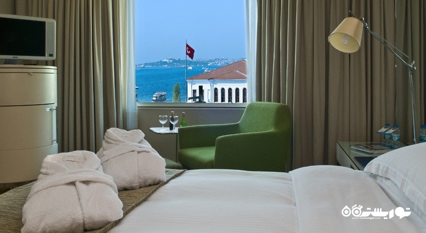 نمای تخت بزرگ اتاق سوپریور