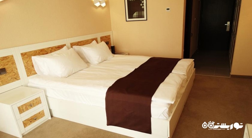 تخت بزرگ اتاق استاندارد