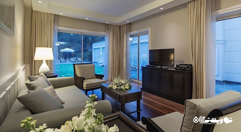 محوطه نشیمن ویلا دوخوابه