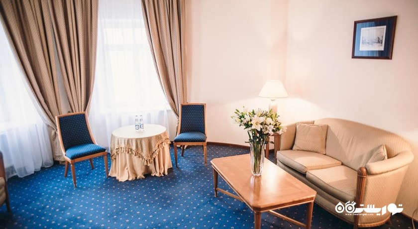 محوطه نشیمن سوئیت جونیور