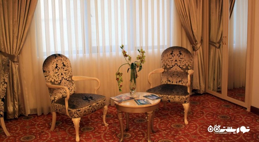 محوطه نشیمن سوئیت رویال