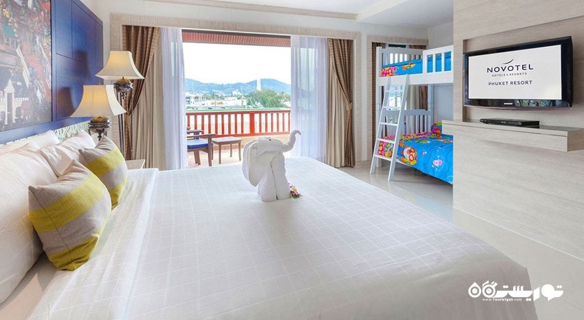 تخت بزرگ اتاق دلوکس فمیلی