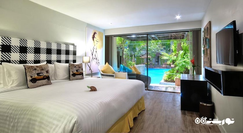 تخت اتاق پرمیر با دسترسی به استخر