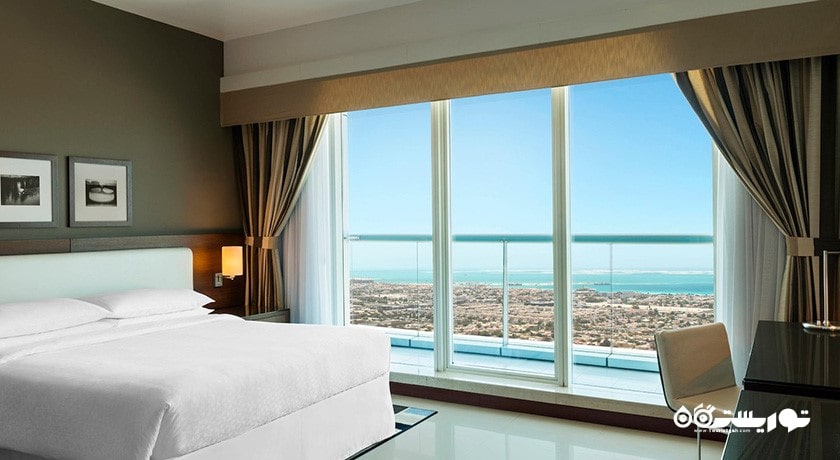 نمای تخت بزرگ آپارتمان سه خوابه