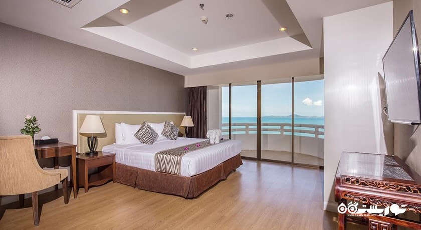 نمای تخت بزرگ سوئیت دوخوابه