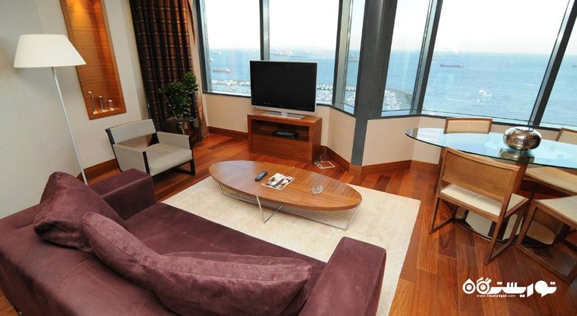 محوطه نشیمن سوئیت اگزکیوتیو