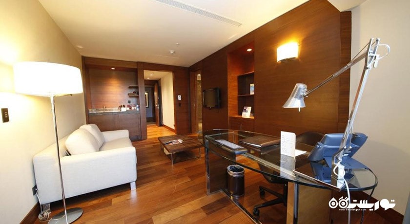 محوطه نشیمن سوئیت پارک