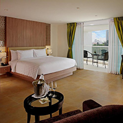 استودیو فمیلی