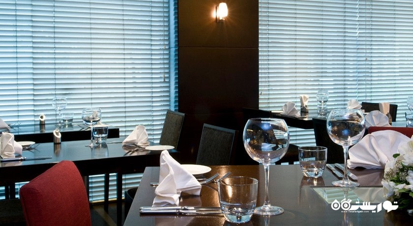 رستوران بین المللی استار بورد