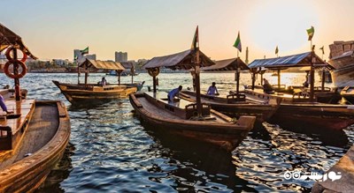 سرگرمی قایق و کشتی سواری در خور دبی شهر امارات متحده عربی کشور دبی