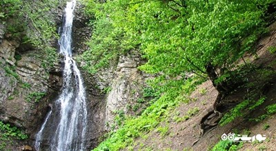  آبشار آلوچال شهرستان سمنان استان شاهرود	