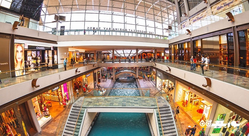 مرکز خرید شاپس در مارینا بی سندز شهر سنگاپور کشور سنگاپور