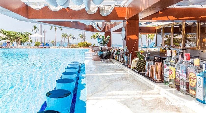 پول بار هتل رویال کلیف بیچ