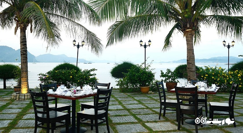 محوطه فضای باز رستوران نوتیلس