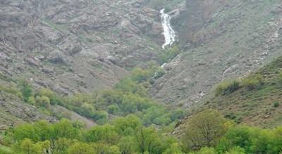  آبشار طرزه شهرستان اصفهان استان فریدون شهر