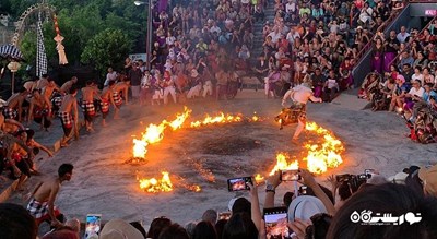 رقص آتش ککاک در معبد اولوواتو -  شهر بالی