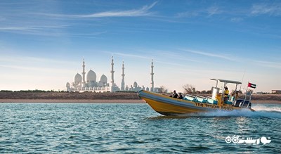سرگرمی تورهای قایقرانی در ابوظبی شهر امارات متحده عربی کشور ابوظبی