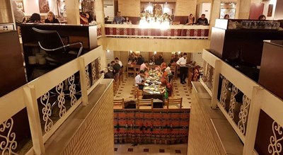 رستوران سفره خانه سنتی شرزه شهر شیراز 