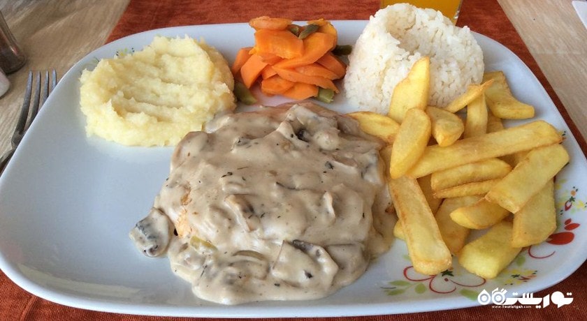 رستوران کافه و رستوران پالم بیچ شهر کوش آداسی 