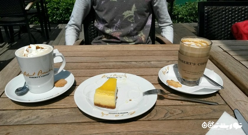 رستوران کافه روبرت شهر کوش آداسی 