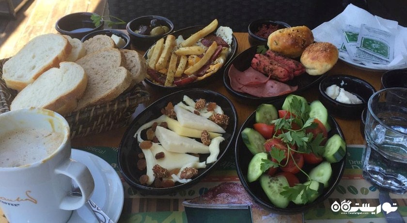رستوران کافه روبرت شهر کوش آداسی 