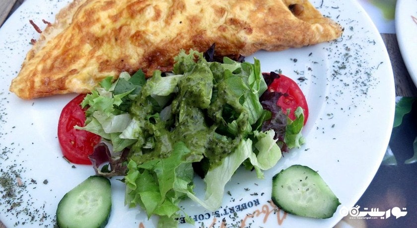 رستوران کافه روبرت شهر کوش آداسی 