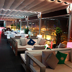 آرورا لانج اند تراس