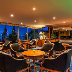 رستوران و بار راندووز