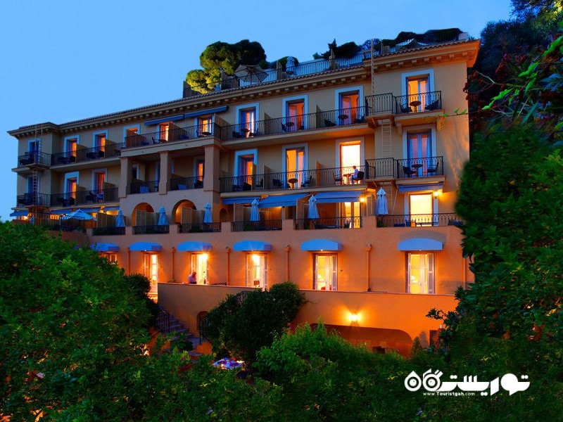 هتل (La Pérouse) با اتاقهای 4 ستاره و رستوران شیشه ای