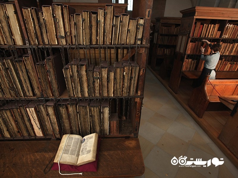 10. کتابخانه زنجیر شده کلیسای جامع هیرفورد 1611، انگلستان