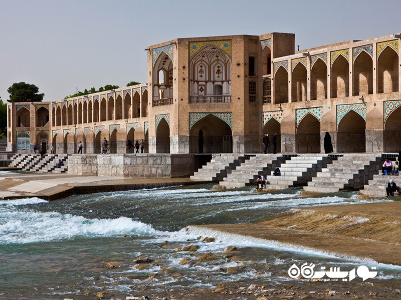 10. پل اصفهان یکی از جاذبه های دیدنی ایران