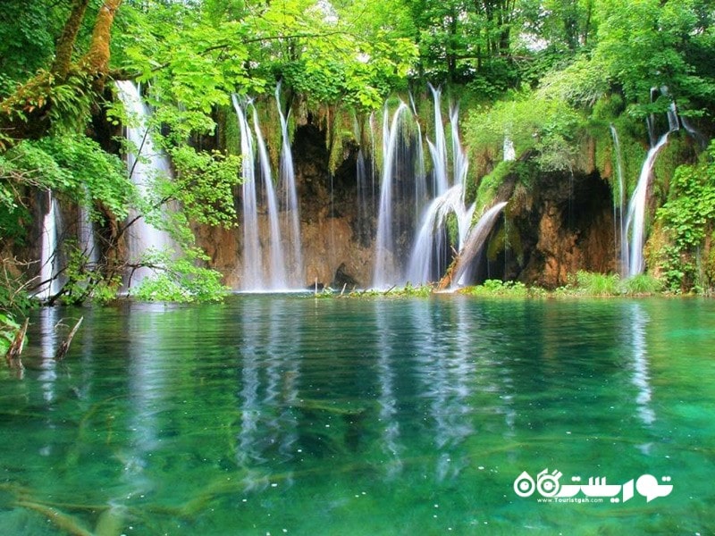 5- پارک ملی دریاچه های پلیتویک (Plitvice Lakes National Park)، کروواسی