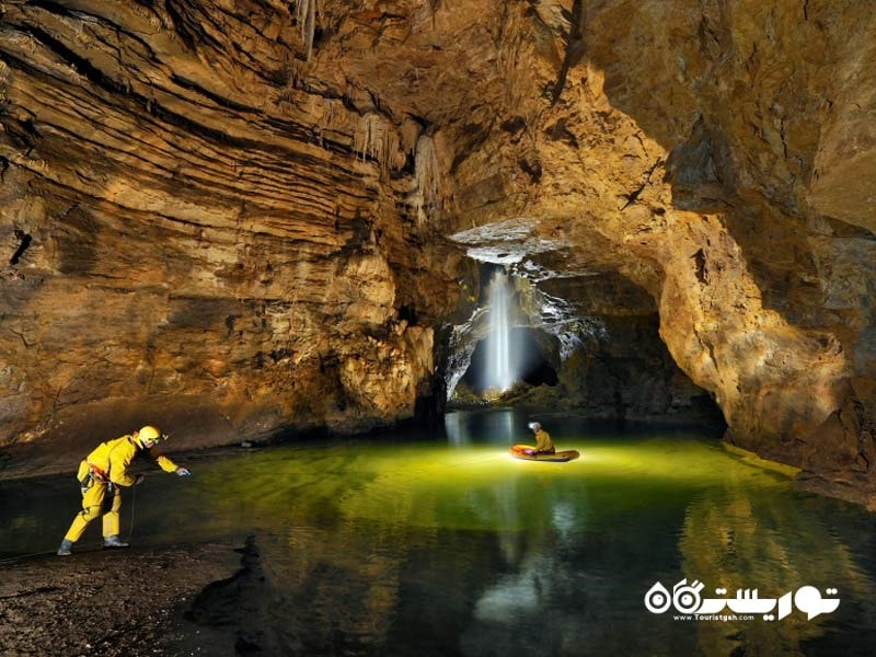 آکسَلیس اَدوِنچِر تورز تنها برگزارکننده تورهای گردشگری در اعماق غار