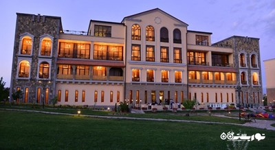 نمای شب هتل قفقاز ایروان