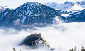 با ۱۰ مقصد برتر جهان که مه در آنها «جادوی ناب» می‌ آفریند آشنا شوید
