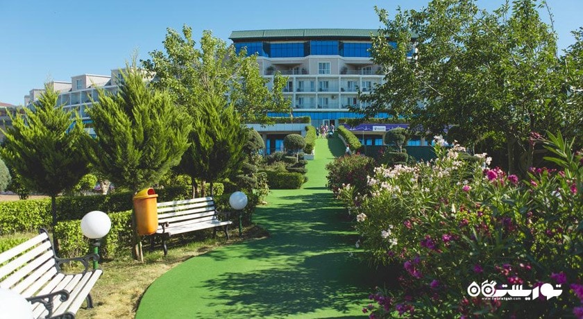 فضای سبز هتل ای اف باکو