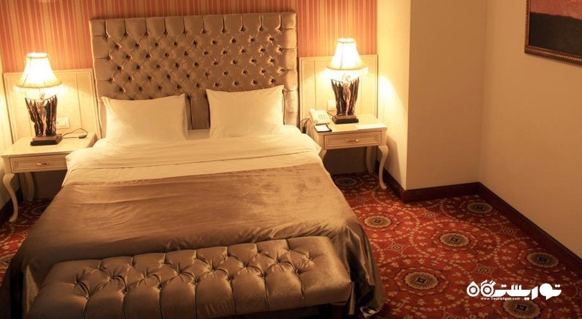 نمای تخت بزرگ سوئیت رویال
