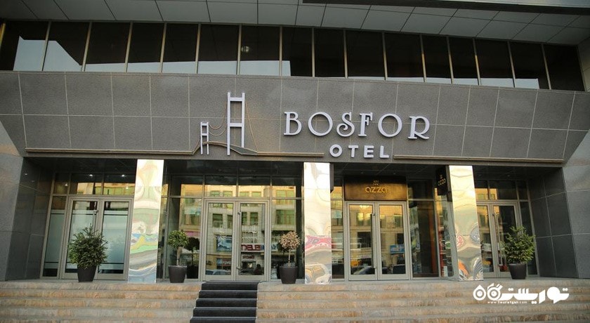نمای درب ورودی هتل بسفر باکو