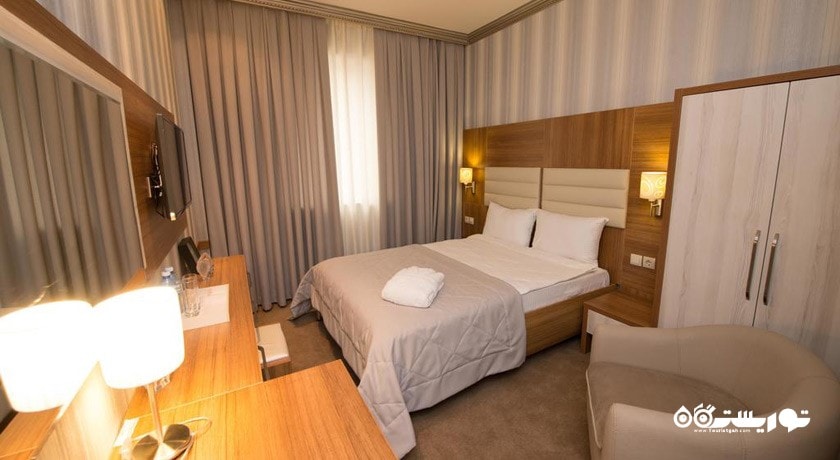 نمای تخت بزرگ اتاق دبل