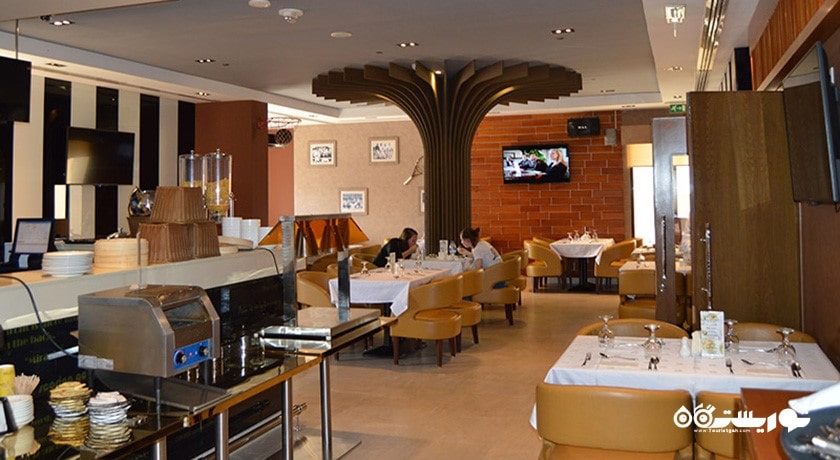 نمای رستوران هتل رفلکشن