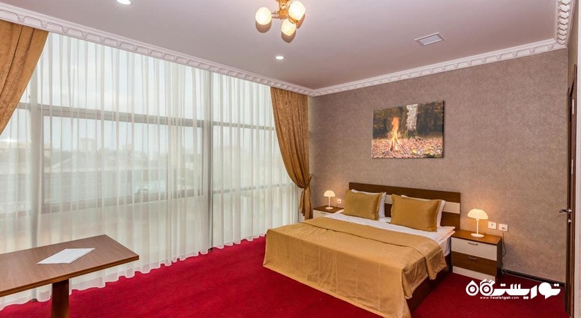 نمای تخت بزرگ اتاق دلوکس