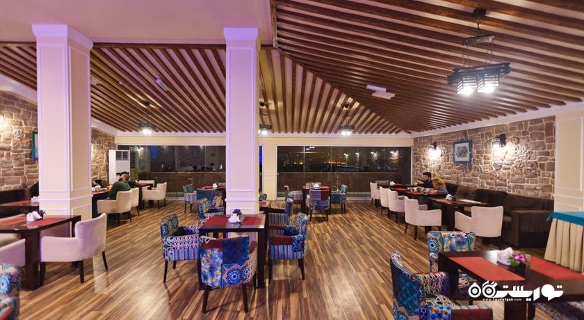 نمای کلی رستوران هتل ریوا